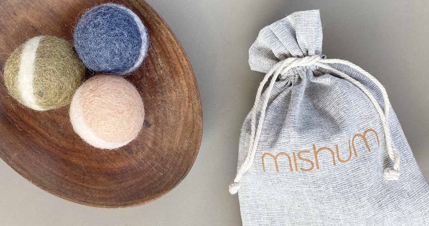 luxury-felt-cat-play-balls mishum felt play balls
