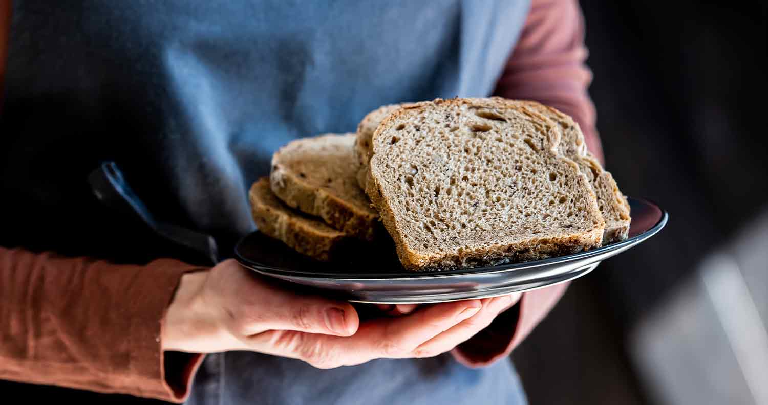 Ржаной хлеб. Хлеб из ячменной муки. Хлеб с тмином. Хлеб из цельнозерновой муки. Бабушкин рецепт домашнего хлеба